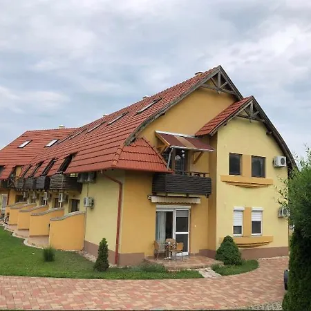 Lagom Apartman Gyula Zewnętrze zdjęcie